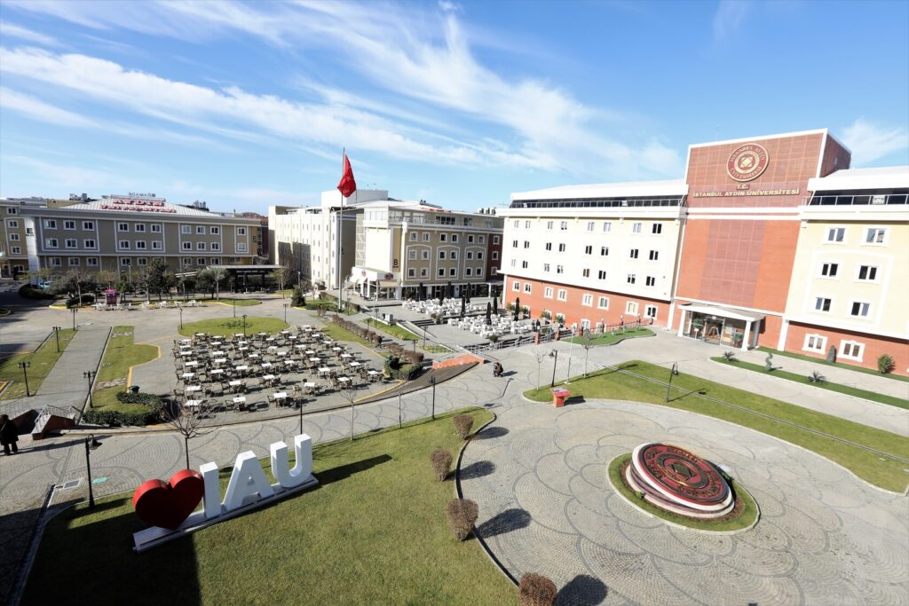 İstanbul Aydın Üniversitesi