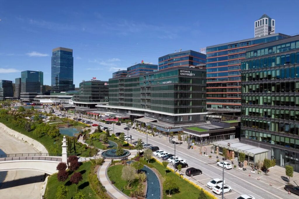 İstinye Üniversitesi